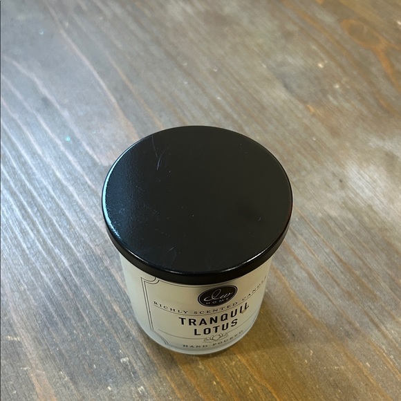 DW Home Tranquil Lotus Candle - Picture 4 of 4